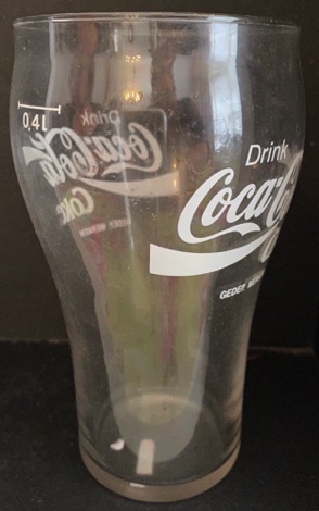 308022-1 € 4,00 coca cola glas witte letters D8 H 14cm.jpeg